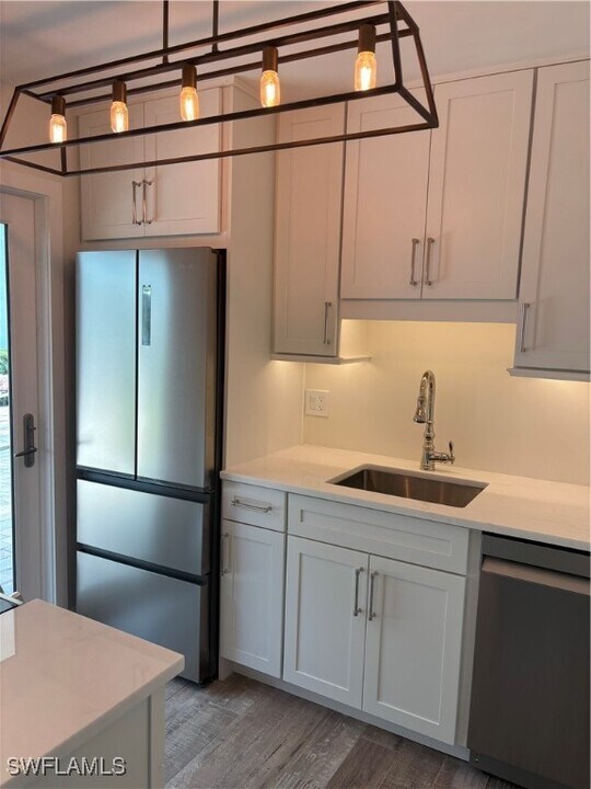 646 12th Ave S in Naples, FL - Building Photo