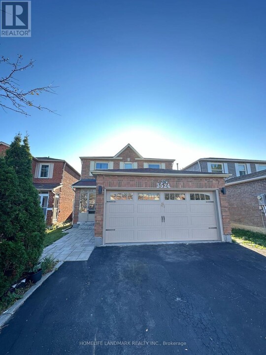 3524 Croatia Dr in Mississauga, ON - Building Photo