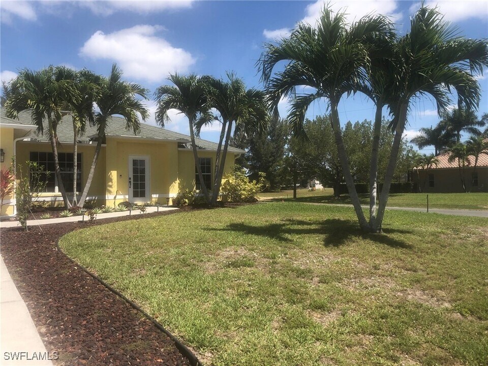 3527 SW 5th St in Cape Coral, FL - Building Photo