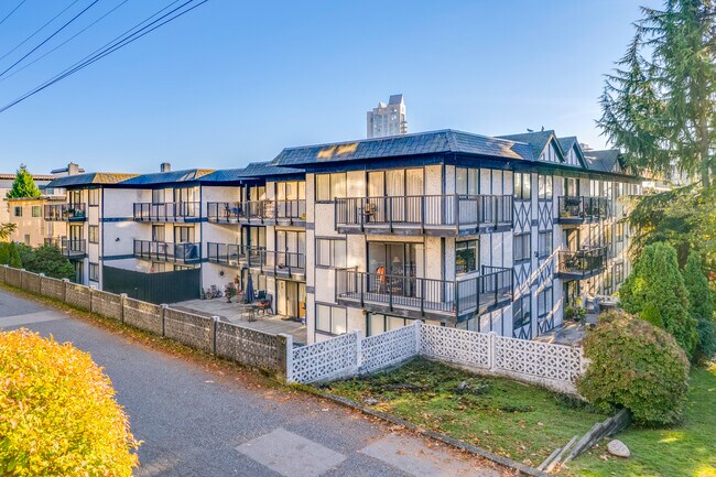 Black Knight in North Vancouver, BC - Building Photo - Building Photo