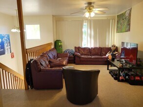 115 Vine St in River Falls, WI - Building Photo - Building Photo