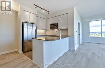 3270 Sheppard Ave E in Toronto, ON - Building Photo - Building Photo