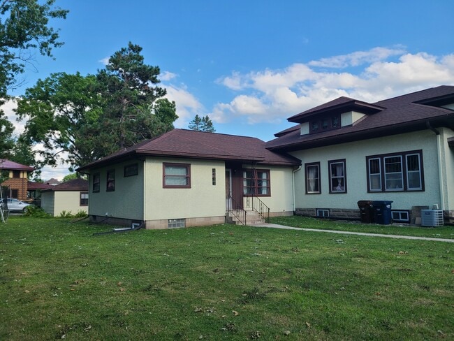 211 Rose St N, Unit 215 Rose Street in West Salem, WI - Foto de edificio - Building Photo