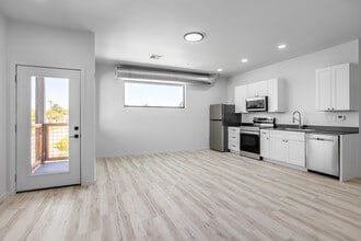 Blackwelder Apartments in Oklahoma City, OK - Building Photo - Interior Photo