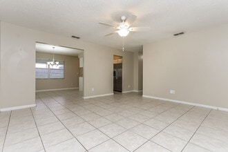 4134 April St N, Unit 3800-H in Lakeland, FL - Building Photo - Building Photo