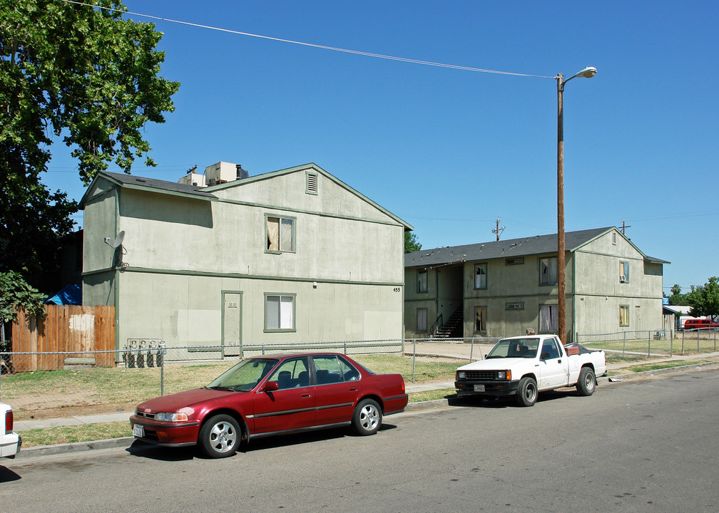 465 N Thesta St in Fresno, CA - Building Photo