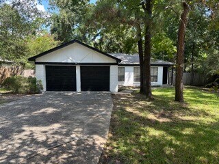 24 E Bigelow Oak Ct in Spring, TX - Building Photo