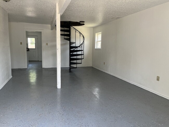 1711 Norwich Ave in Lubbock, TX - Foto de edificio - Building Photo