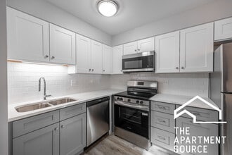 744 W Gordon Terrace in Chicago, IL - Foto de edificio - Building Photo