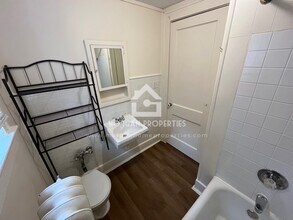 330 E 12th St, Unit 2 in Anderson, IN - Building Photo - Building Photo