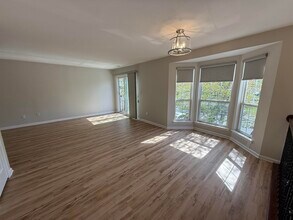 9 Crabapple Ct in Jersey City, NJ - Building Photo - Building Photo