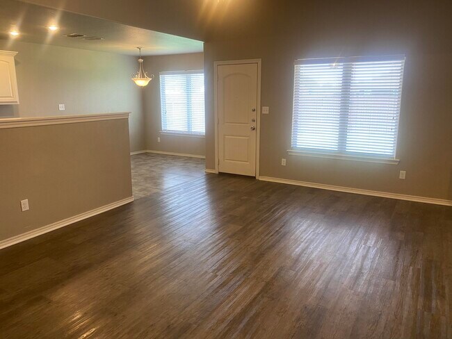 8701 12th St in Lubbock, TX - Building Photo - Building Photo