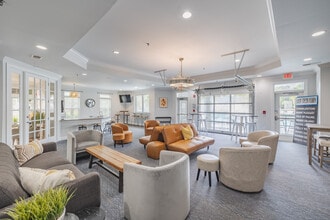 Channel Family Apartment Homes in Charleston, SC - Foto de edificio - Building Photo