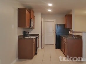 317 Summer Horse Dr in La Marque, TX - Foto de edificio - Building Photo