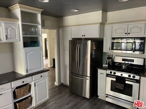 729 Kenmore Cir in Thousand Oaks, CA - Building Photo - Building Photo