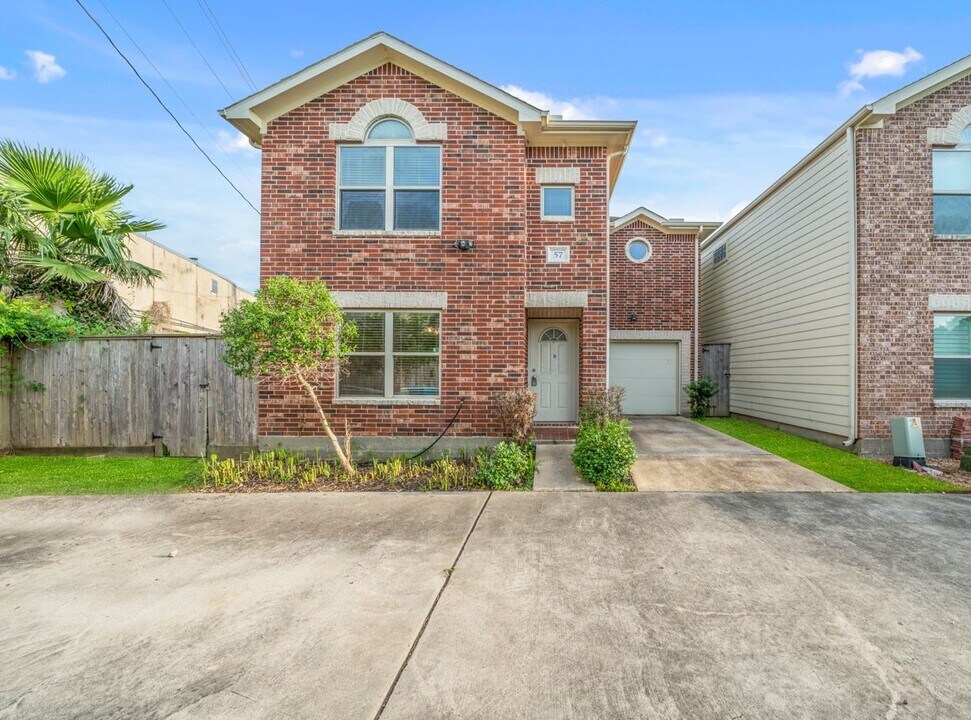 5951 S Loop E in Houston, TX - Building Photo
