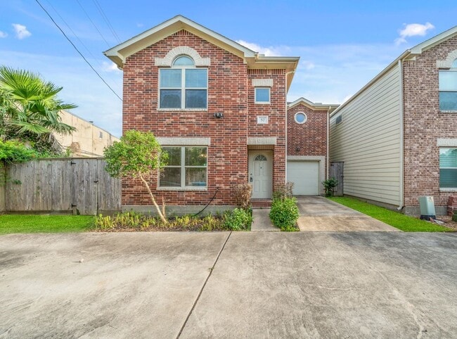 property at 5951 S Loop E