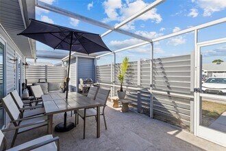 3300 Loveland Blvd in Port Charlotte, FL - Foto de edificio - Building Photo