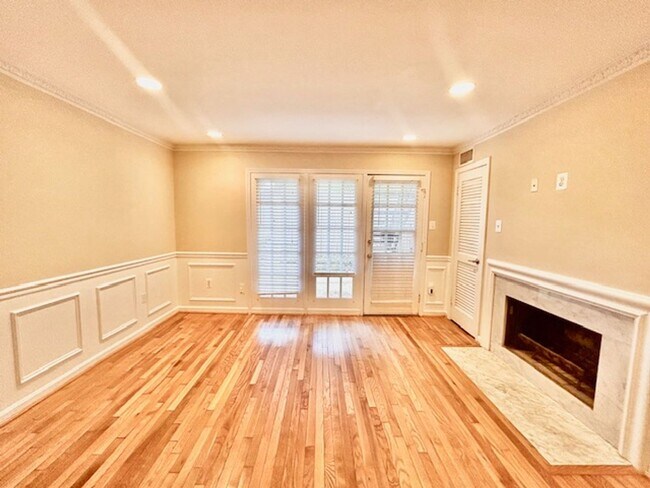 4515 MacArthur Blvd NW-Unit -A in Washington, DC - Building Photo - Building Photo