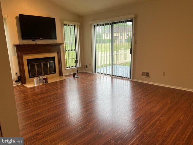 17 Banbury Ct in Trenton, NJ - Building Photo - Building Photo