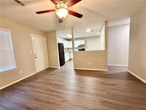 4498 W Renee Ct in Fayetteville, AR - Foto de edificio - Building Photo