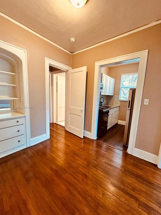 344 Mendoza Ave in Miami, FL - Building Photo