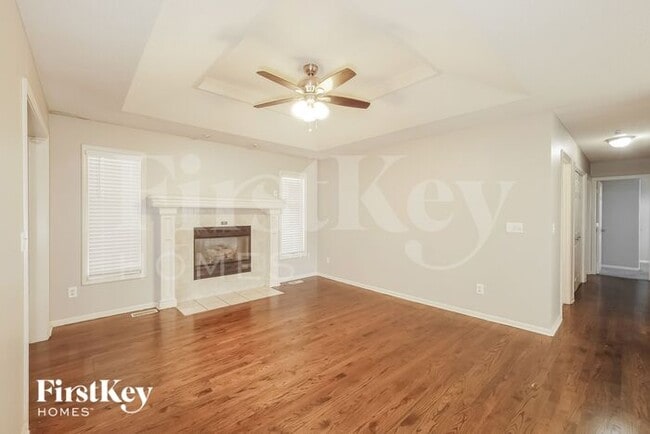 305 W Laredo Trail in Raymore, MO - Building Photo - Building Photo