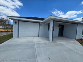 7021 San Bruno Dr in Sebring, FL - Building Photo