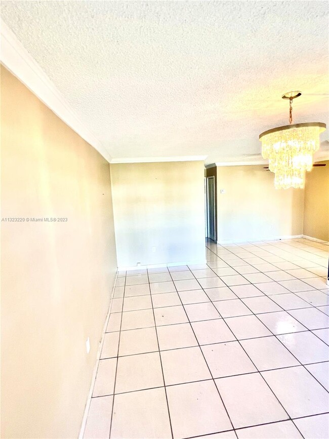 160 NE 203rd Terrace-Unit -10 in Miami Gardens, FL - Building Photo - Building Photo