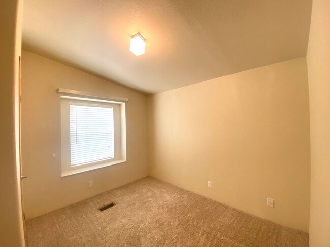 375 W Patrician Dr in Reno, NV - Building Photo - Building Photo