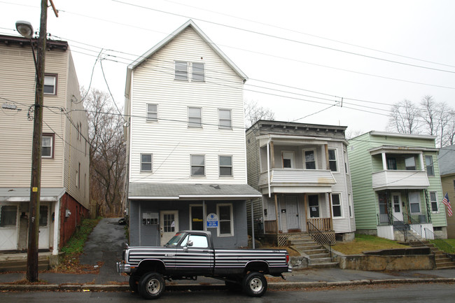 Fourplex in Schenectady, NY - Foto de edificio - Building Photo