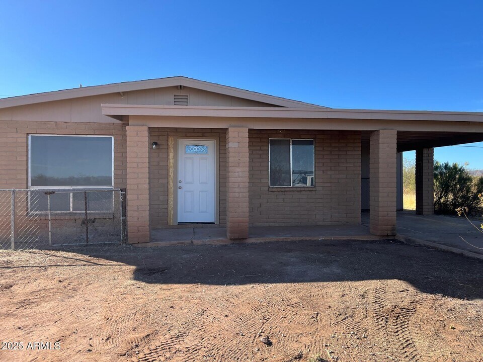 3789 W Michigan State Dr in Douglas, AZ - Building Photo