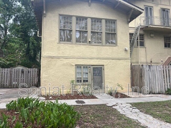property at 7 Allard Blvd