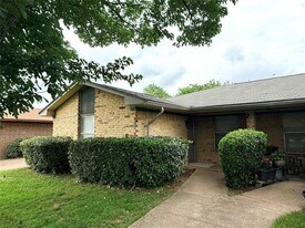 1413 Blackwell Dr in Irving, TX - Building Photo