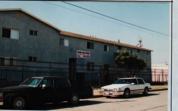 6709 10th Ave in Los Angeles, CA - Building Photo