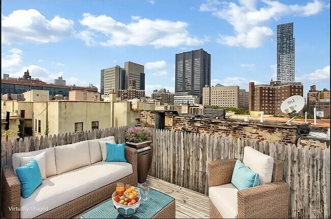 724 Tenth Avenue in New York, NY - Building Photo - Building Photo