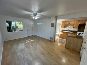 1934 SE 138th Ave in Portland, OR - Building Photo - Building Photo