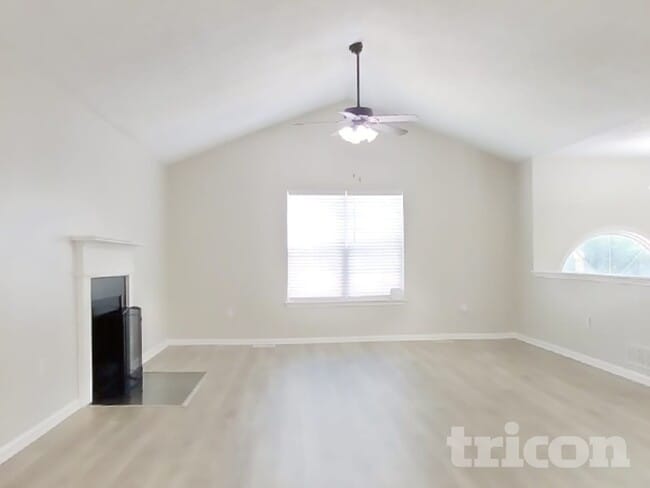 2211 Ashton Dr in Villa Rica, GA - Foto de edificio - Building Photo