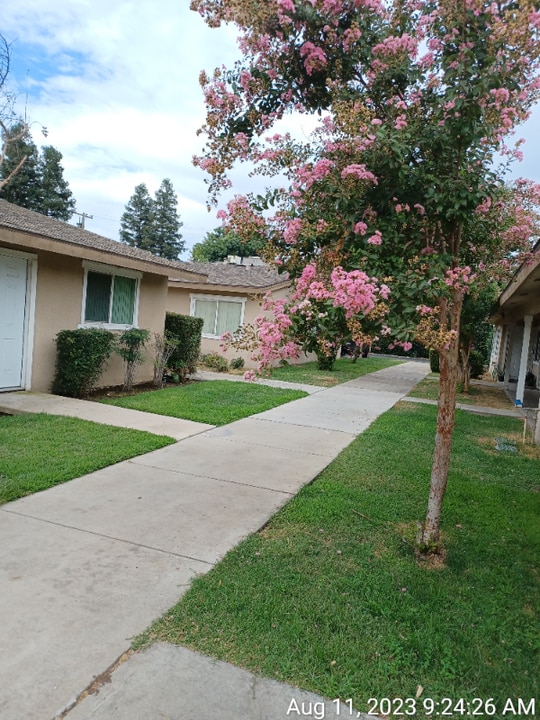 204 W Dakota Ave in Fresno, CA - Building Photo