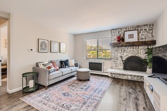 1008 Corona St in Denver, CO - Foto de edificio - Building Photo