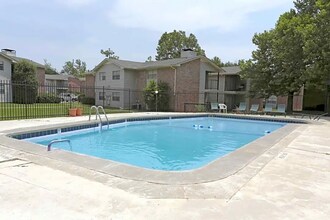 5531 S Sunnylane Rd in Oklahoma City, OK - Building Photo - Building Photo