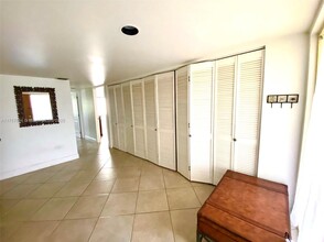 6601 SW 116th Ct, Unit # 308 in Miami, FL - Foto de edificio - Building Photo