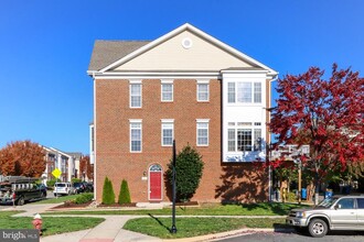 42634 Pine Forest Dr in South Riding, VA - Building Photo - Building Photo
