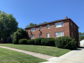 4782 Broadview Rd in Brooklyn Heights, OH - Foto de edificio - Building Photo