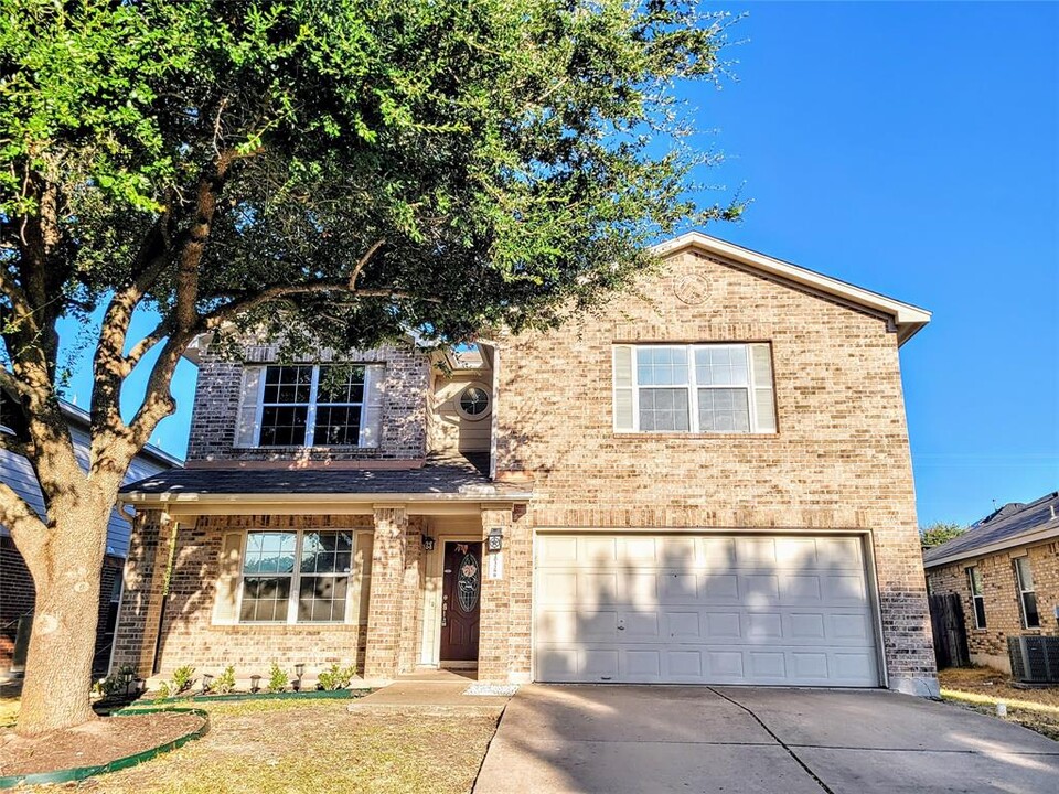 20328 Farm Pond Ln in Pflugerville, TX - Foto de edificio