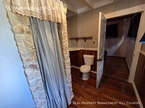 555 Arrowhead Pt in Helotes, TX - Building Photo - Building Photo