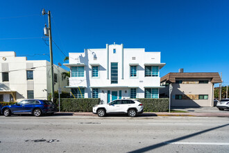 La Canadienne Apartments in Miami Beach, FL - Foto de edificio - Building Photo