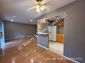 834 College Blvd in Addison, IL - Building Photo - Building Photo