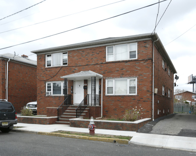 318 Redcliffe St in Elizabeth, NJ - Building Photo - Building Photo