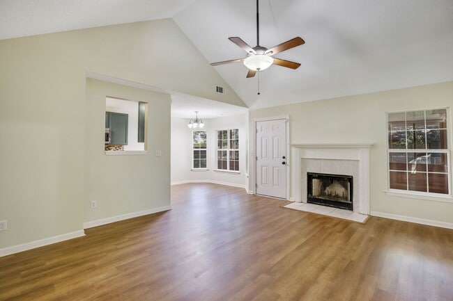 607 S Skinner Ave in Pooler, GA - Building Photo - Building Photo